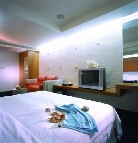 Edinburgh Motel Tainan Exterior foto