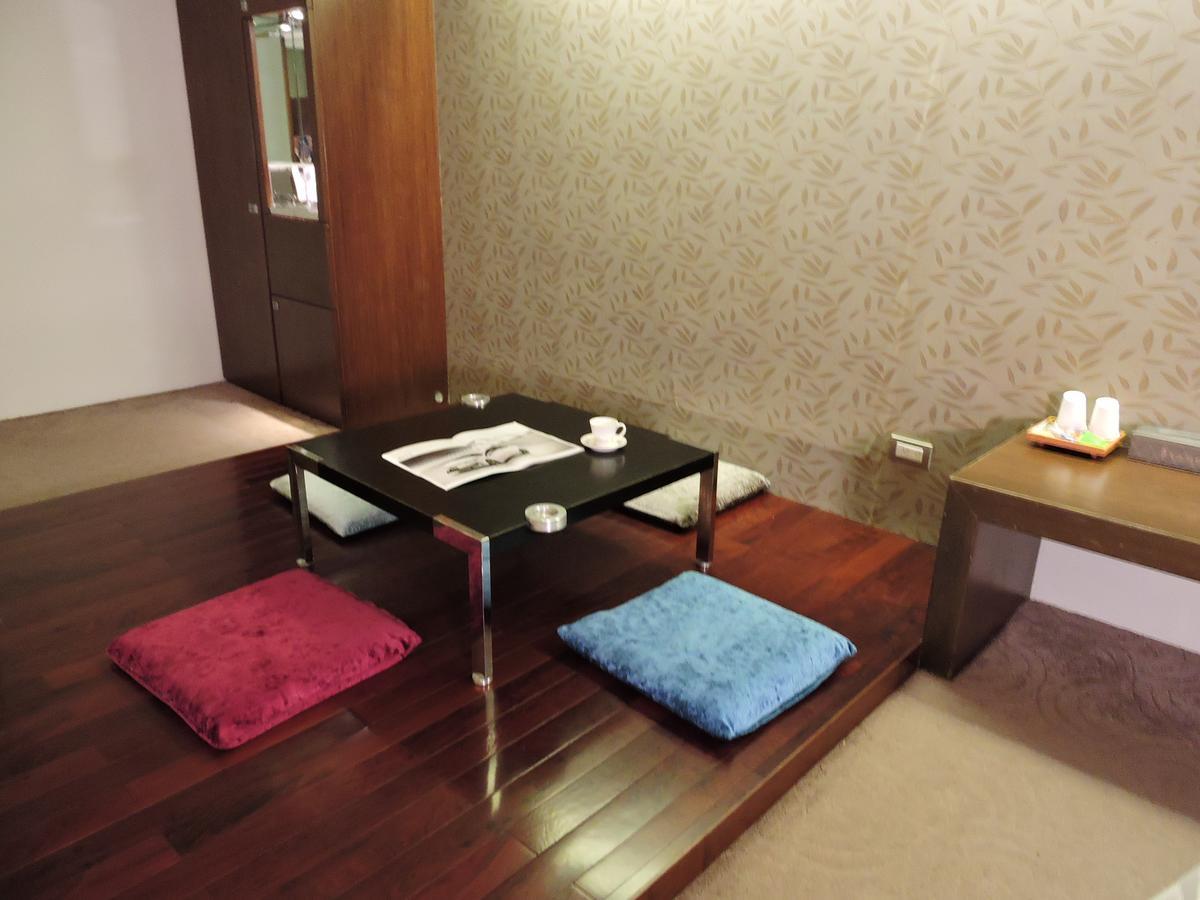 Edinburgh Motel Tainan Exterior foto